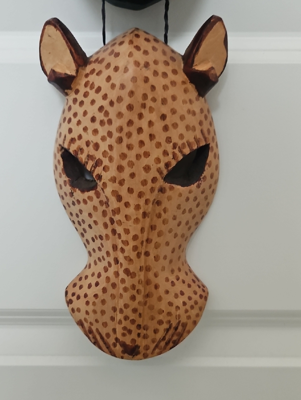 Hand Carved Giraffe Zebra Leopard Masks - Made In Kenya - Decorative Wall Decor - Picture 5 of 5